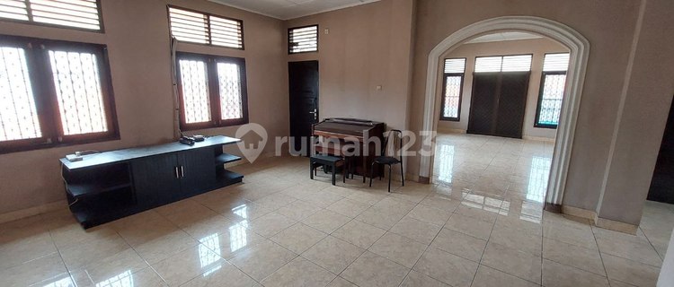 Ready-to-Live Semi-Furnished 2-Story House Flood-Free 1