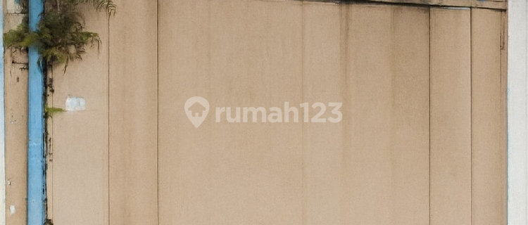 Strategic Shop House Priced at Land Value Only in Central Tegal City 1