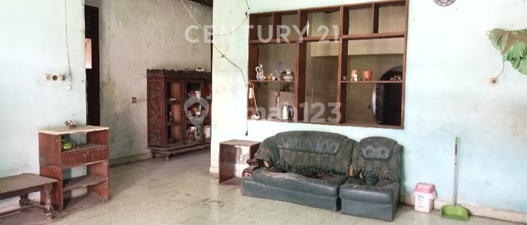 Bangunan Dua Lantai Dijual Harga Tanah Saja di Tengah Kota Tegal 1