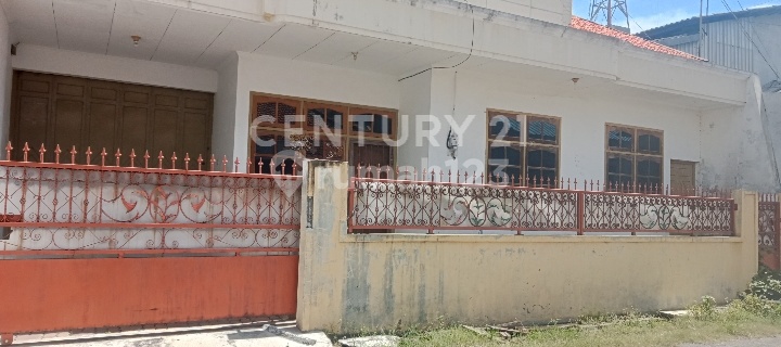 Three Bedroom House with Car Access in Tegal 1
