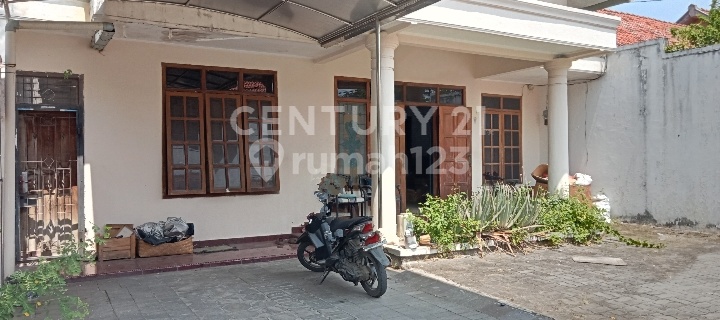 Spacious, Comfortable, and Strategic House in Tegal City 1