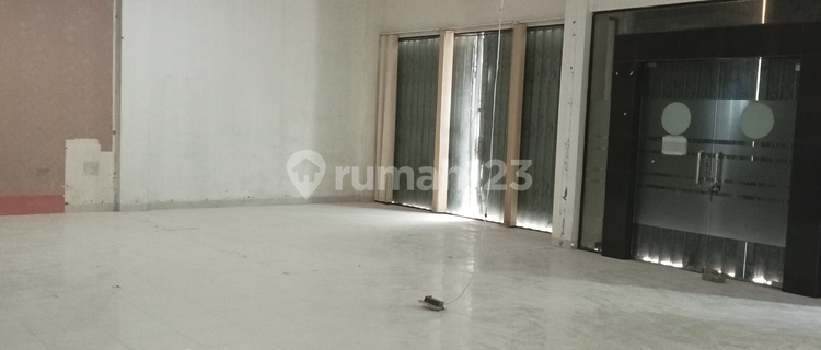 Spacious and Strategic Shop House Close to Public Facilities in Tegal City 1