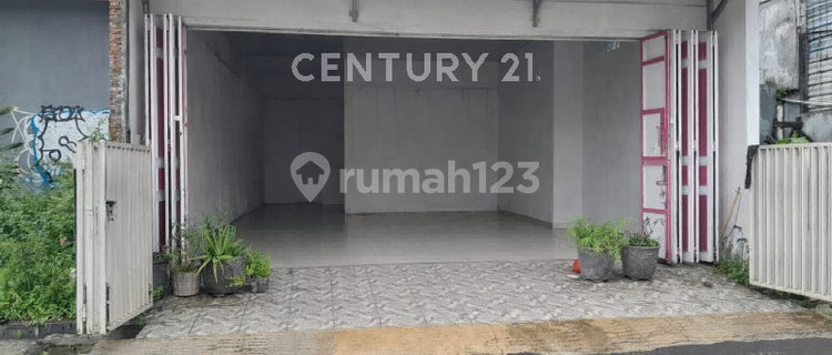 Commercial and Strategic Shophouse Suitable for Business in Tegal City 1