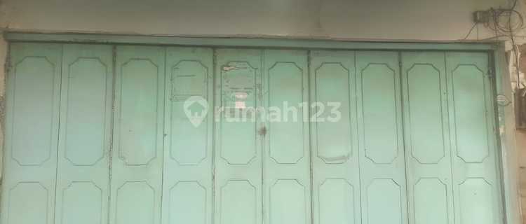 Commercial and Highly Strategic Shop House in the Center of Tegal City 1