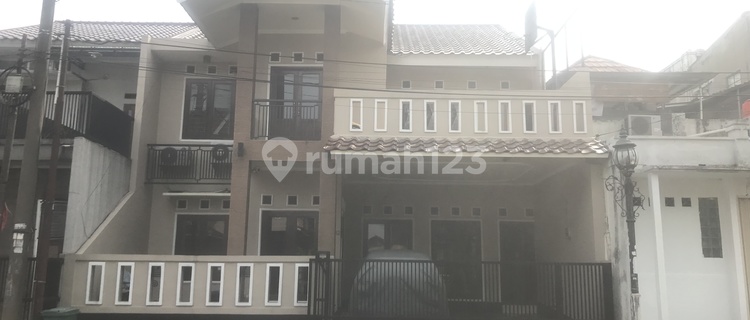 For Rent Ready-to-Occupy House in Bukit Cimanggu, Mediterranean Cluster
Land Area: 168
Building Area: 240
Electricity Capacity: 2200 Watt
Orientation: West
Bathrooms: 2+1
Bedrooms: 3+1
Monthly Ipl: 200 Rbp
PDAM and Well
Living Room, Kitchen
Musholla
Family Room, Carport 1