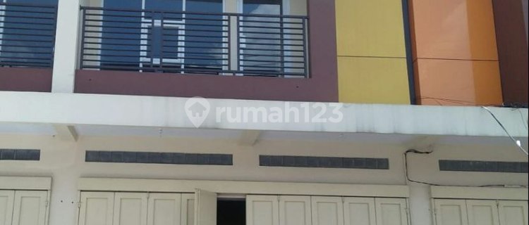 For Sale 2-Storey Shop House in a Strategic Location on Main Road, Provincial Street Iamis 1