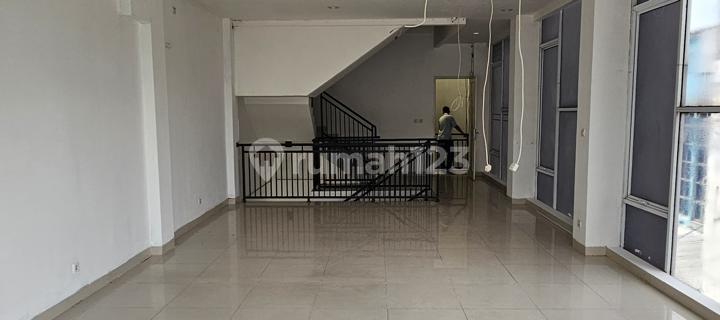 Ready to Occupy, Shop House, 3 Floors, in Kebayoran Lama 1