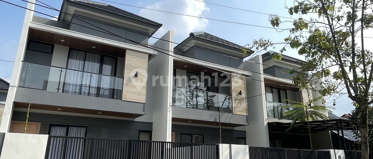 Dekat Toll Limo Depok, Siap Huni Rumah 2 Lantai Eksklusif 1