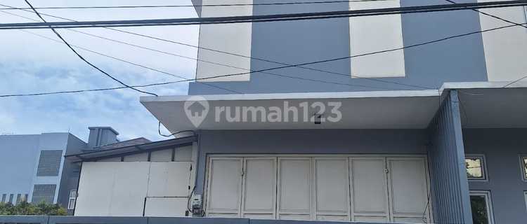 Frans Cen-Shophouse Taman Ratu. Cheap. Rarely Available. Good Location Wow Land Area 7.5 X 18 M/ 3.5 LT 1