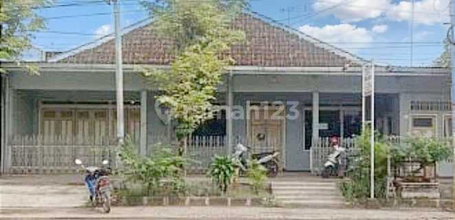 Wide 17M House in Business Area 1