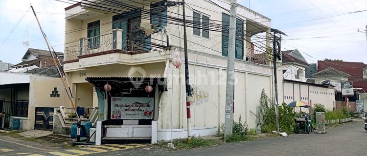 Rumah Hook 2 Lantai di Plamongan Indah 1