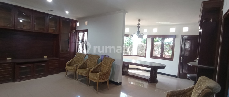 House in West Cinde, Wide Road, Peaceful Location 1
