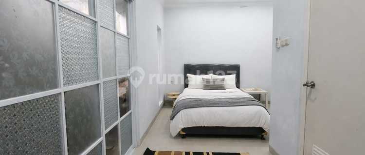 Boarding House, 1 Floor, Ensuite Bathroom in Cinere. 1