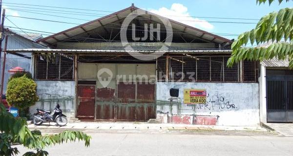 Small warehouse on Barito Street 1