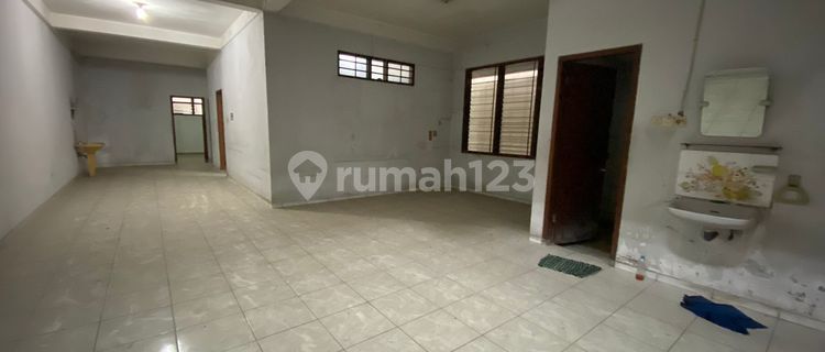 Building Suitable for Residence or Office in Pandean Lamper 1