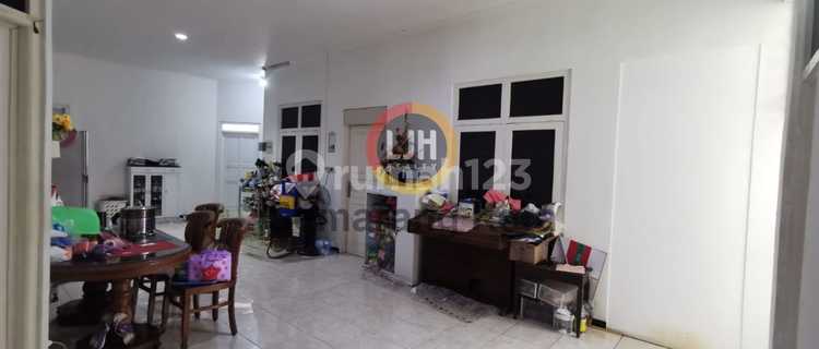 Nice house on Kenanga Street. 1