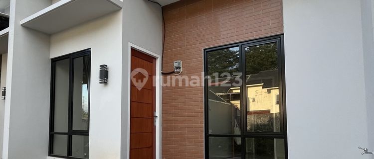 Rumah Modern Minimalis Dekat Cibubur - Akses Tol Dekat! 1