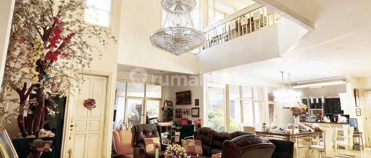 (103) Rumah Luas Nyaman di Wilayah Prestisius Jakarta Selatan 1