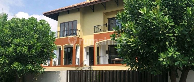 3-Story Corner House @ Walet Pik - Basement & Attic 1