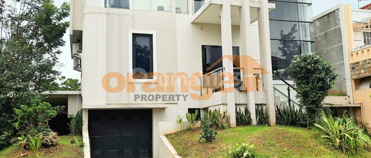 Luxury 3-Story Hook House Ready to Occupy for Sale in Legenda Wisata Cibubur 1