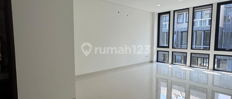 3-Story Shop-House with 2 Facades and 6 AC Units in BSD, Tangsel 1