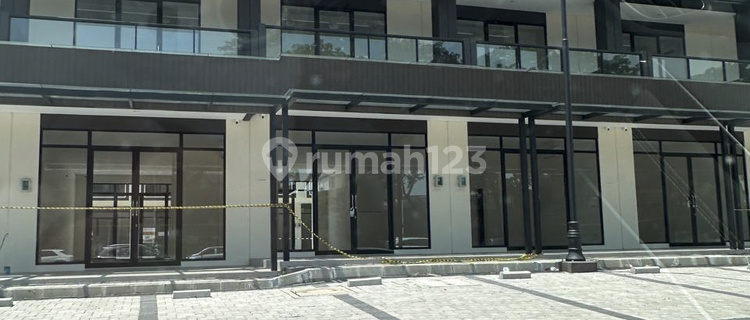 For Rent: 3-Story Shop House with High Visitor Traffic in Sorrento Grand West 1