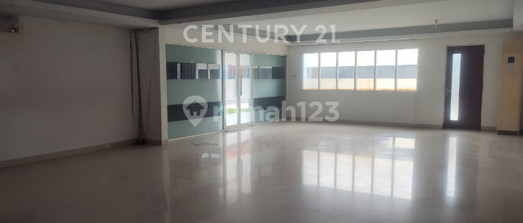 Nice Ready-to-Use Shophouse in a Strategic Area of Tegal 1