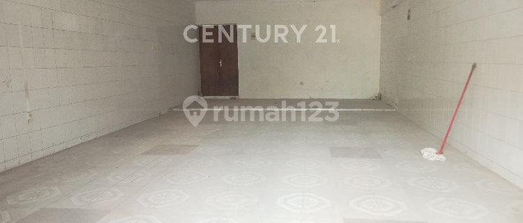 Commercial and Strategic Shophouse in Tegal City 1