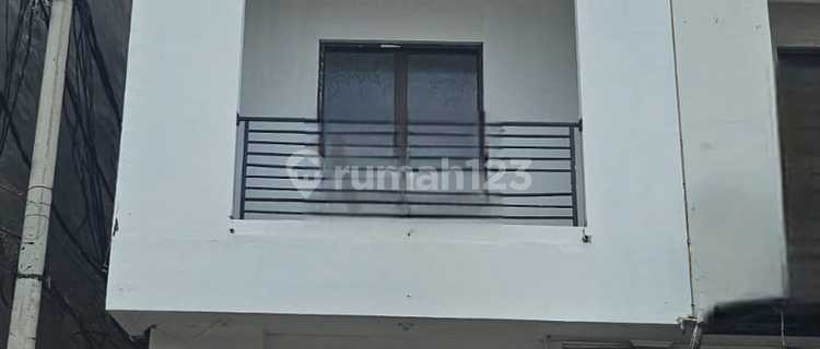 For Rent Strategic 3-Story Shop House Ready to Occupy in Business Center in Jombang Bintaro Area Sector 9 1
