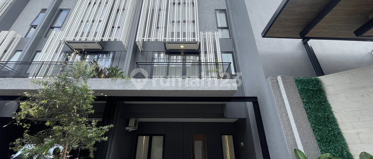 Rumah Modern Minimalis 3 Lantai + Rooftop di Jagakarsa 1