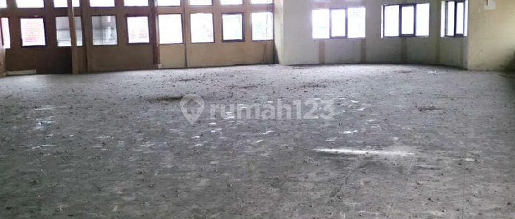 Disewakan Gedung 3 LT di Jalan Utama Pusat Bisnis 1