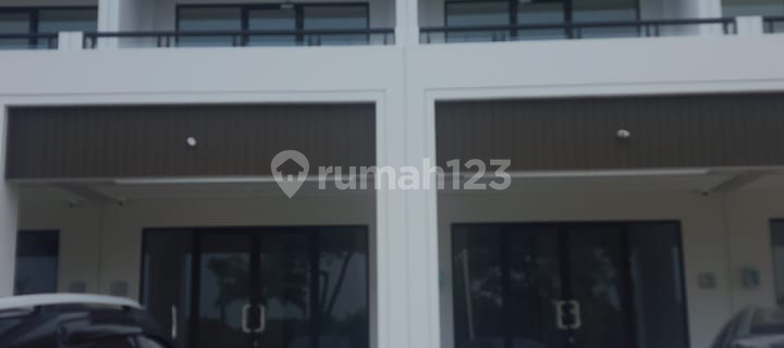 3-Storey Sorrento Grande West Shophouse Facing Main Road 1