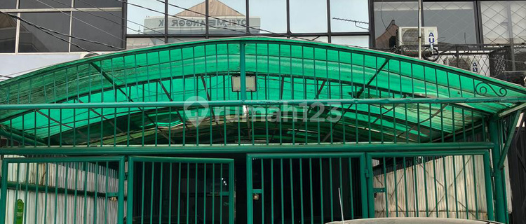 For Rent: Ruko Arjuna Kebon Jeruk, Land Size 5 X 47 (235 M2), Building Size: 940, Floors: 9, Bedrooms: 4, Certificate: SHM, Facing: South, Electricity: 16,600 VA, Suitable for Business & Office. 1