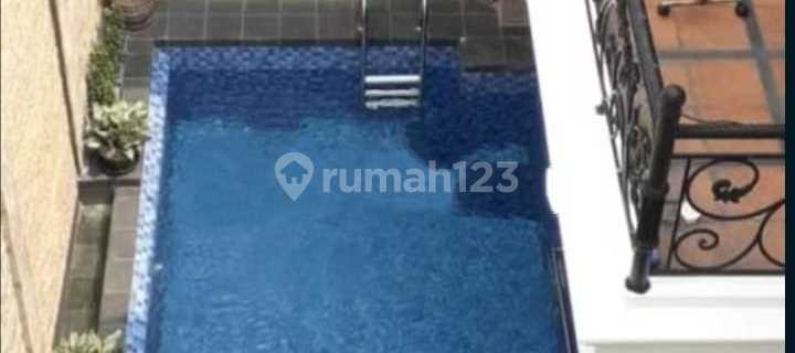 Sell Ready-to-Occupy House in Ki Mangunsarkoro, Menteng, Central Jakarta 1