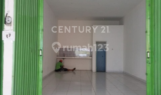 Strategic and Ready-to-Use Shop House in Tegal City 1