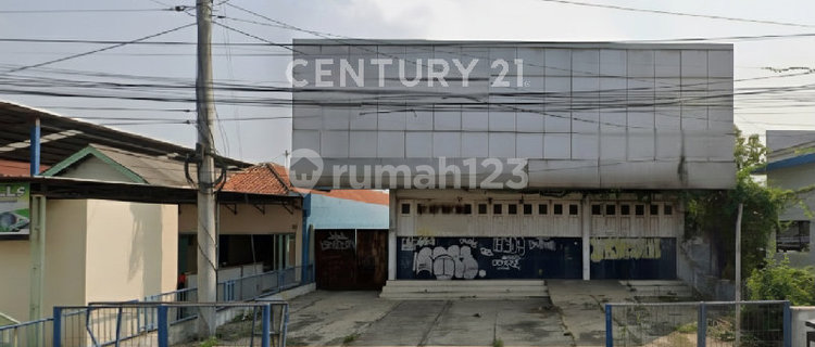 Strategically Located Shop House in a Bustling Area of Pemalang 1