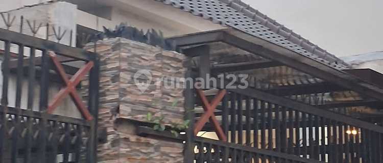 Rumah Terenovasi Dekat Tengah Kota 1