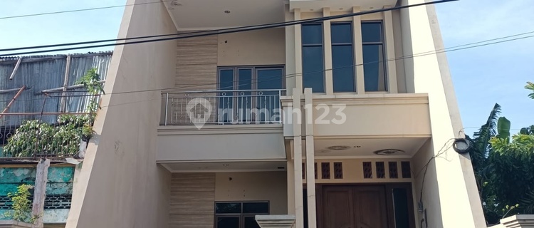 Rumah Tengah Kota Siap Pakai 1