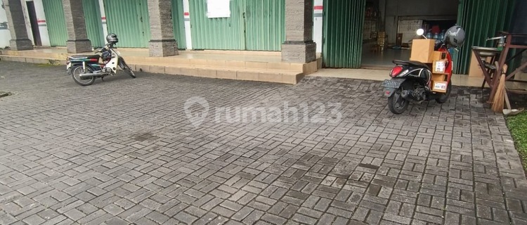 Shop House located on Jalan Raya Abianbase, near Dalung Mengwi. 1