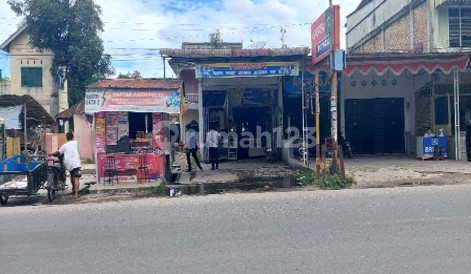 Shophouse near Residential Area and on the Side of the Road 1