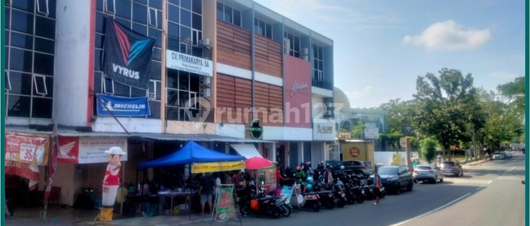 For sale: Shophouse in Banyumanik 1