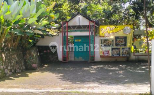 Restaurant for Sale in Mertoyudan 1