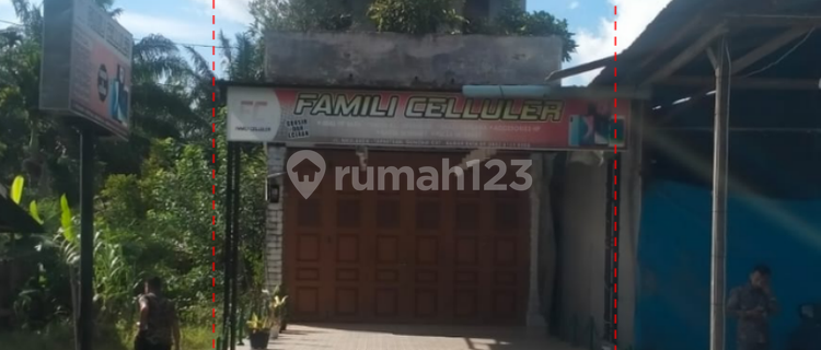 Shop house located on the Crossroad 1