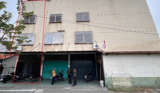 Shop house located in a comfortable environment and a strategic location in the middle of Banda Aceh City 1