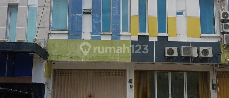 Modern 3-Story Shophouse for Rent - Easy & Strategic Access 1