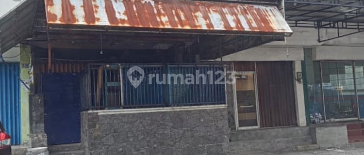 Strategic Shop House in the City Center, Cool, Refreshing, and Flood-Free 1