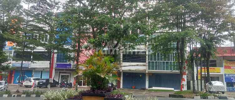 Shop House for Rent 4 Units at Once - 3 Floors, Strategic Location 1