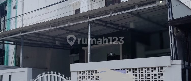 For Sale: Strategically Located House in Pleburan 1