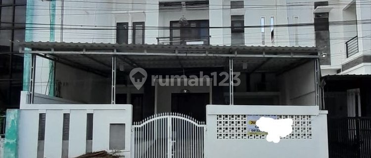 For Rent: Strategically Located House in Pleburan 1