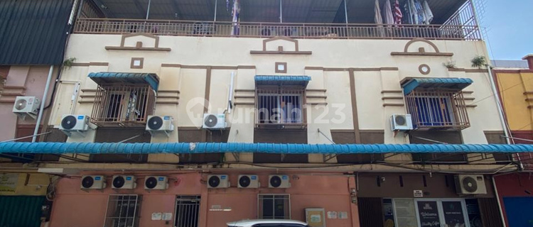 For Sale 3 Units of Attached Shophouses for Boarding Houses, Located in Kintamani in Front of Maitreya Wira 1